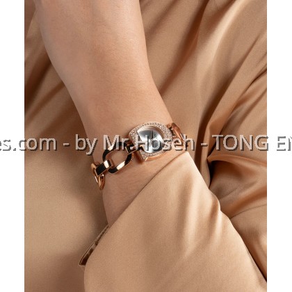GUESS Ladies Rose Gold Tone Analog Watch 22.2mm GW0683L3 GUESS Ladies Rose Gold Tone Analog Watch 22.2mm GW0683L3