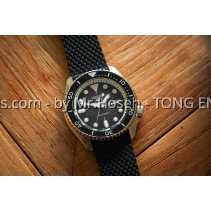 Seiko 5 Sport Superman Greyish-Black SRPD73K2