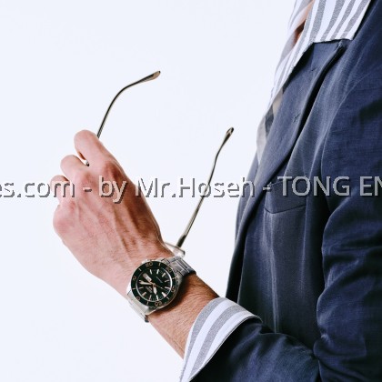 Seiko 5 Sports SKX in 'Tweed Green' HDB005K1 Seiko 5 Sports SKX in 'Tweed Green' HDB005K1